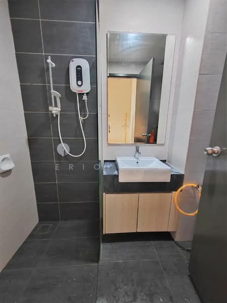 Kondominium untuk Disewa di Queensville - Eric Liew - Bathroom - PropertyGuru.com.my