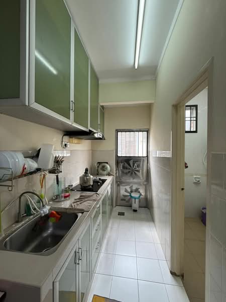1.5-storey Terraced House for Sale in Taman Seri Austin (Tebrau) - Sky Tan - Kitchen - PropertyGuru.com.my