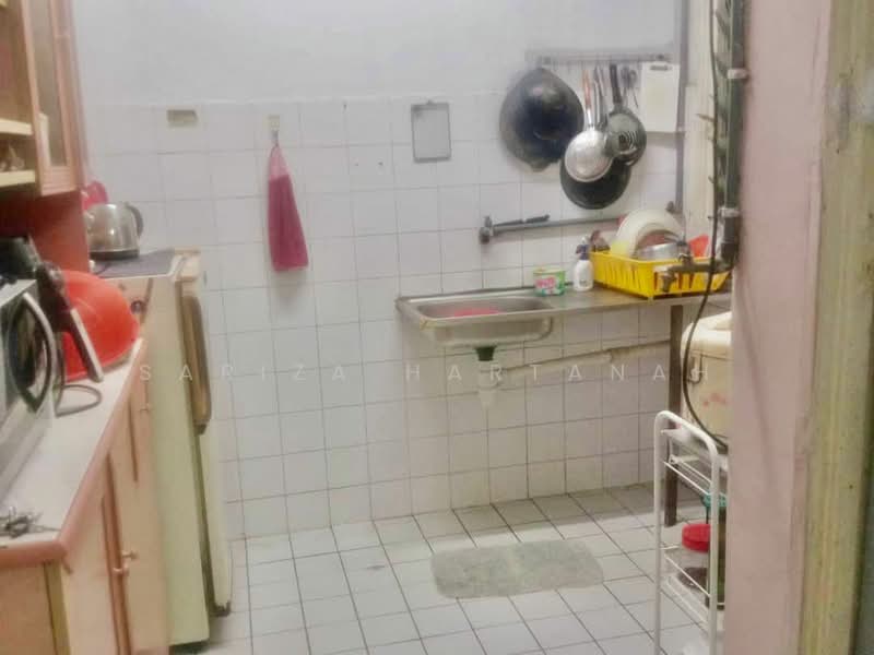 Flat for Sale at Sri Cempaka - Sariza Hartanah - Kitchen - PropertyGuru.com.my