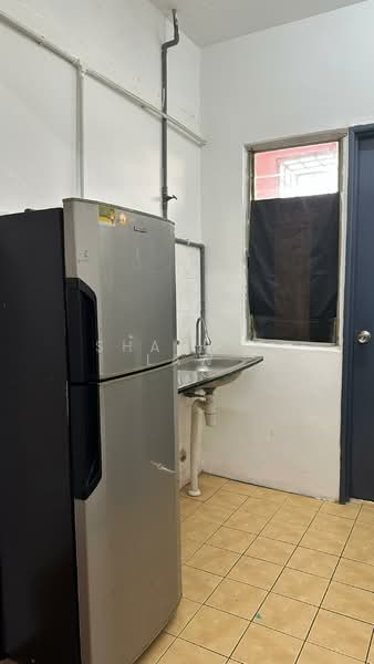 Rumah Flat untuk Dijual di Sri Indah - Shannie Law - Kitchen - PropertyGuru.com.my