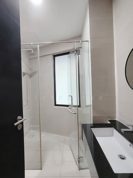 Servis Apartment untuk Disewa di Sapphire Paradigm - Victor Foo - Bathroom - PropertyGuru.com.my