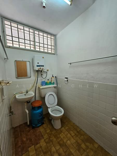 Rumah Teres 2 Tingkat untuk Dijual di Gelugor (Penang) - Alisson Chew - Bathroom - PropertyGuru.com.my
