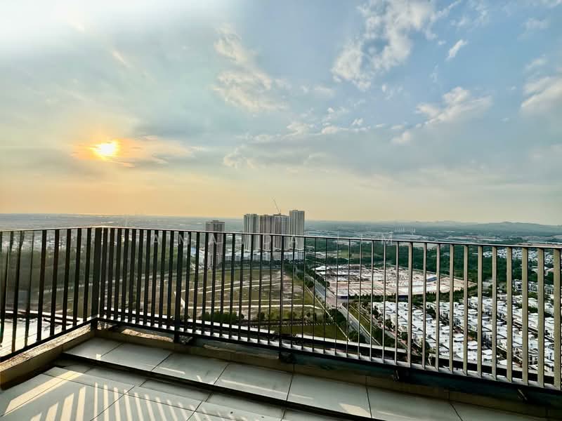 Servis Apartment untuk Disewa di Setia City Residences - Amanda Lim - Balcony - PropertyGuru.com.my