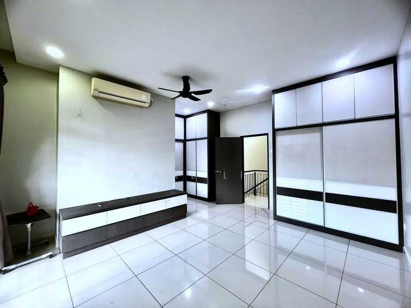 2-storey Terraced House for Sale in Taman Seri Austin (Tebrau) - Karl Lim - Interior - PropertyGuru.com.my