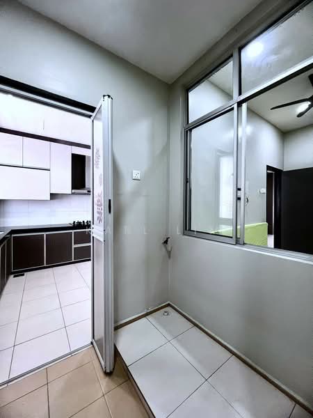 2-storey Terraced House for Sale in Taman Seri Austin (Tebrau) - Karl Lim - Kitchen - PropertyGuru.com.my