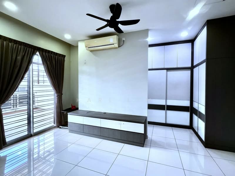 2-storey Terraced House for Sale in Taman Seri Austin (Tebrau) - Karl Lim - Bedroom - PropertyGuru.com.my