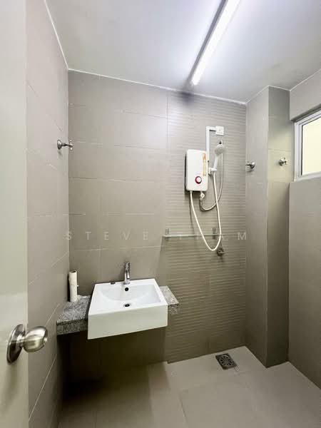 2-storey Terraced House for Sale in Bandar Putra Permai (Seri Kembangan) - Steve Tham - Bathroom - PropertyGuru.com.my