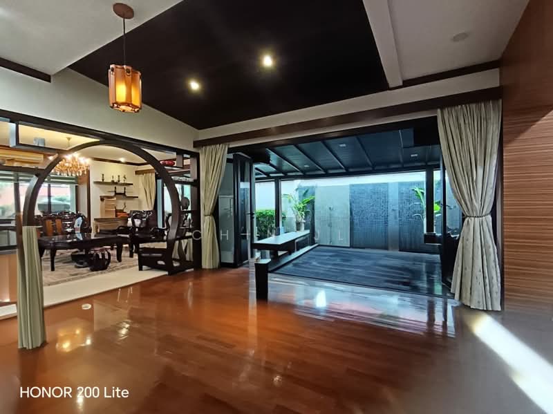 Bungalow for Sale in Bukit Rahman Putra (Sungai Buloh) - Chin JL - Living Room - PropertyGuru.com.my