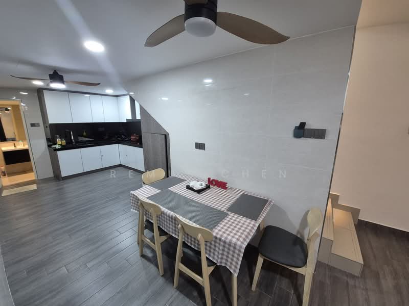 4.5-storey Terraced House for Rent in Villa Domus (Batu Caves) - Remus Chen - Kitchen - PropertyGuru.com.my
