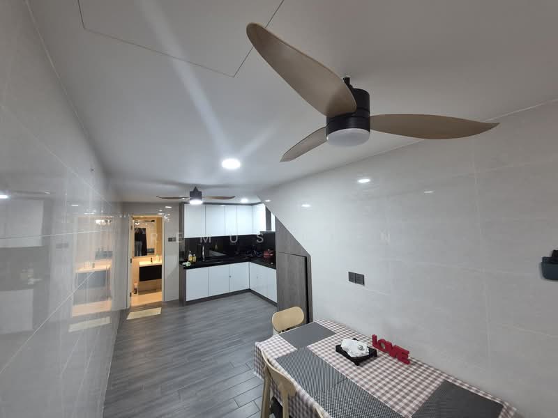 4.5-storey Terraced House for Rent in Villa Domus (Batu Caves) - Remus Chen - Kitchen - PropertyGuru.com.my