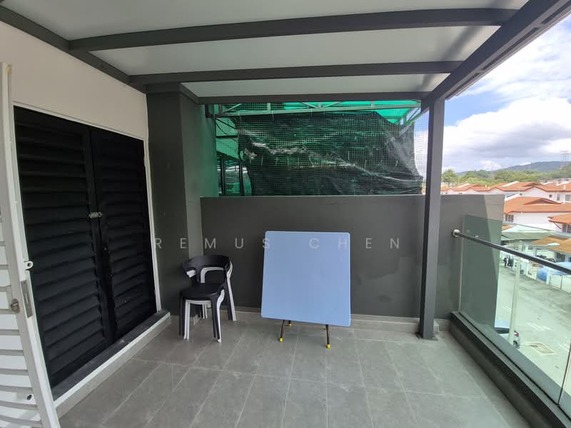 4.5-storey Terraced House for Rent in Villa Domus (Batu Caves) - Remus Chen - Balcony - PropertyGuru.com.my