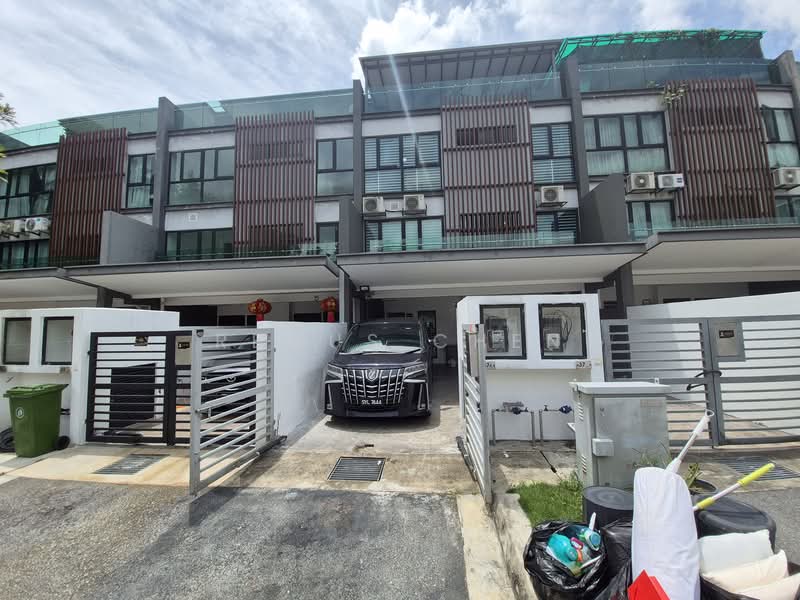 4.5-storey Terraced House for Rent in Villa Domus (Batu Caves) - Remus Chen - Exterior - PropertyGuru.com.my