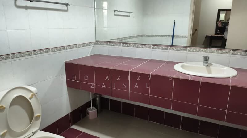 Condominium for Rent at Gurney Heights - Mohd Azizy bin Zainal - Bathroom - PropertyGuru.com.my