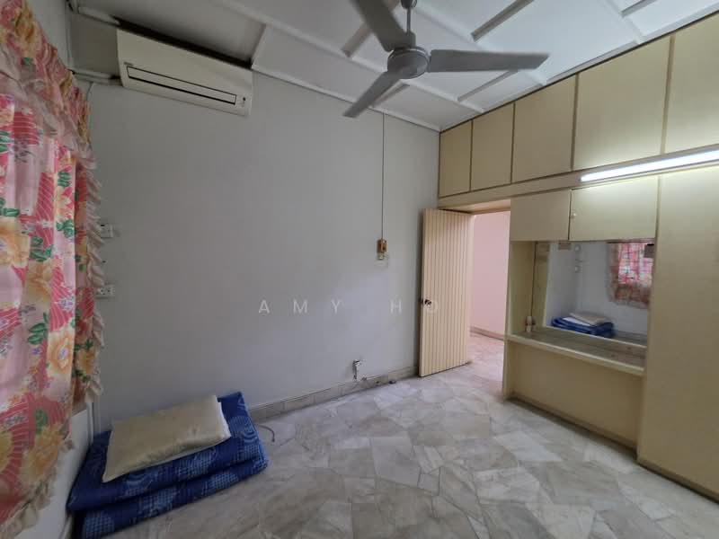 1.5-storey Terraced House for Sale in Taman Sri Segambut (Segambut) - Amy Ho - Bedroom - PropertyGuru.com.my