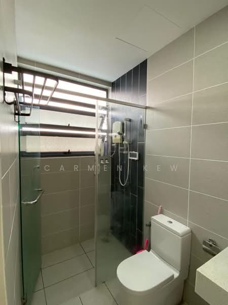 Servis Apartment untuk Disewa di The Cruise Residence - Carmen Kew - Bathroom - PropertyGuru.com.my