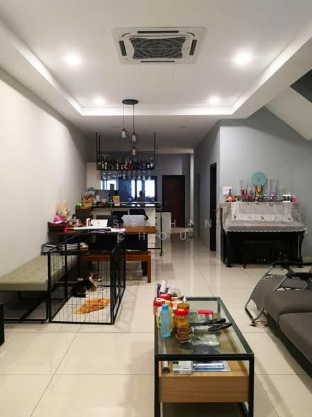 2-storey Terraced House for Sale in Glenmarie (Selangor) - Josephine Chou - Living Room - PropertyGuru.com.my
