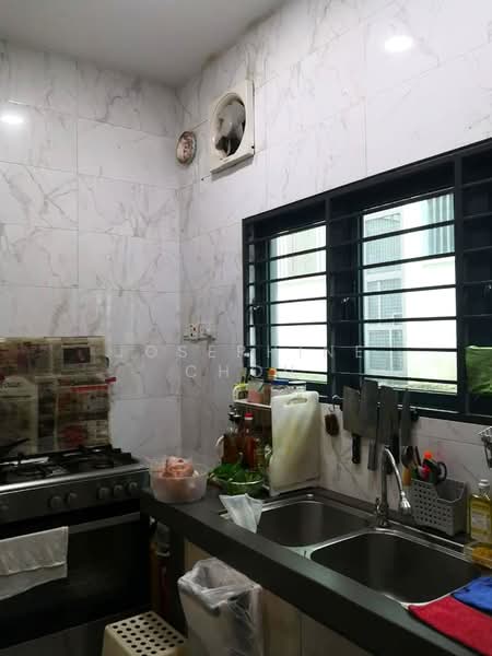 2-storey Terraced House for Sale in Glenmarie (Selangor) - Josephine Chou - Kitchen - PropertyGuru.com.my