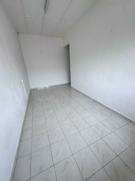Untuk Disewa - Bunga Raya