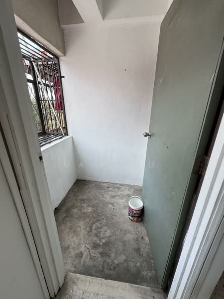 Untuk Disewa - Bunga Raya