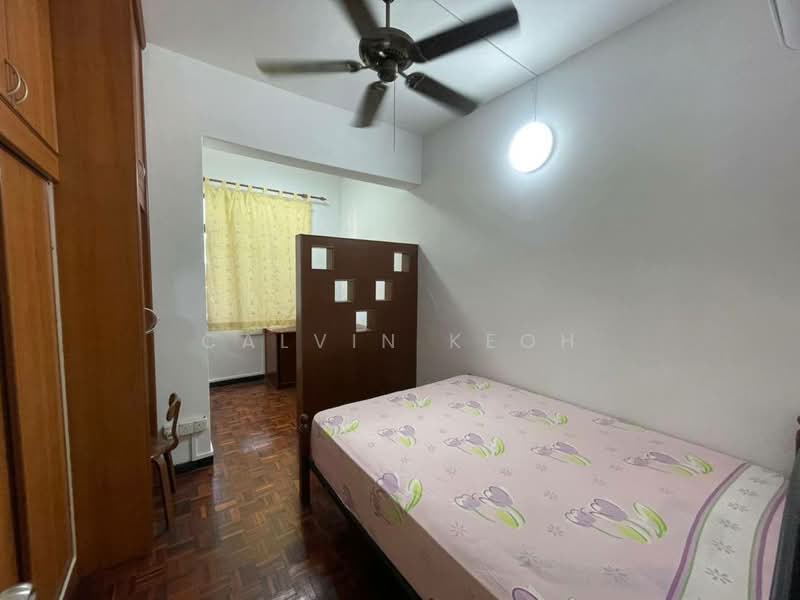 Pangsapuri untuk Dijual di Bukit Dumbar Permai - Calvin Keoh - Bedroom - PropertyGuru.com.my