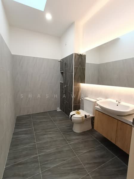 Rumah Teres 2 Tingkat untuk Dijual di Bandar Tiram (Ulu Tiram) - Shashawanna . - Bathroom - PropertyGuru.com.my