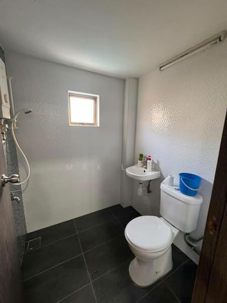Semi-Detached House for Sale in Taman Sutera Utama (Skudai) - Max Loh - Bathroom - PropertyGuru.com.my