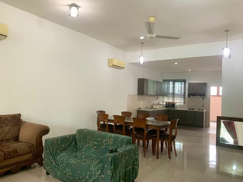 3-storey Terraced House for Sale in Cyberjaya (Selangor) - Stella Foo - Living Room - PropertyGuru.com.my