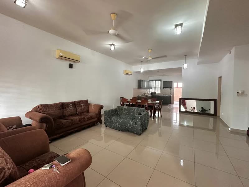 3-storey Terraced House for Sale in Cyberjaya (Selangor) - Stella Foo - Living Room - PropertyGuru.com.my