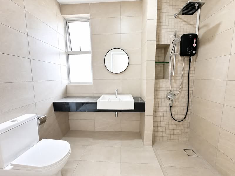 Rumah Teres 2 Tingkat untuk Disewa di Rawang (Selangor) - Visaghan Naidu - Bathroom - PropertyGuru.com.my