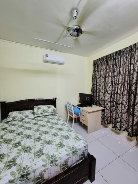 Kondominium untuk Dijual di Platinum Lake PV 20 - Zheng Hong Tan - Bedroom - PropertyGuru.com.my