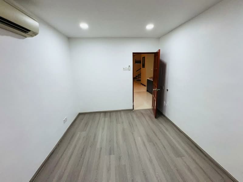Terraced House for Sale in Bukit Jelutong (Shah Alam) - Nazrin Hakimin - PropertyGuru.com.my