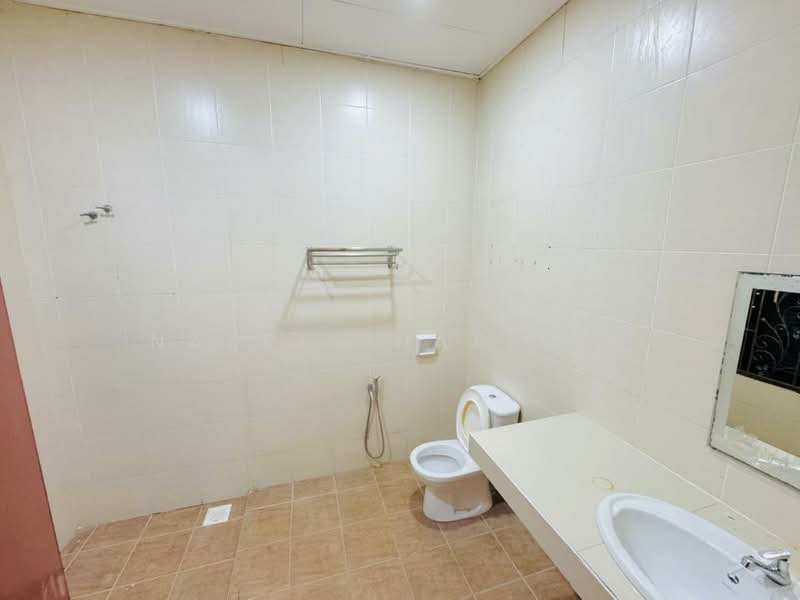Terraced House for Sale in Bukit Jelutong (Shah Alam) - Nazrin Hakimin - PropertyGuru.com.my