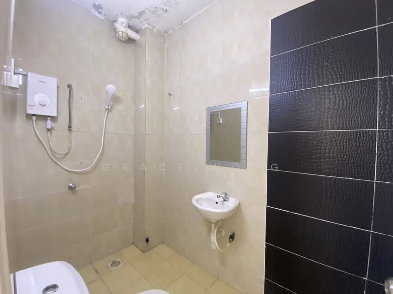 2-storey Terraced House for Rent in Puchong (Selangor) - Grace Wong - Bathroom - PropertyGuru.com.my