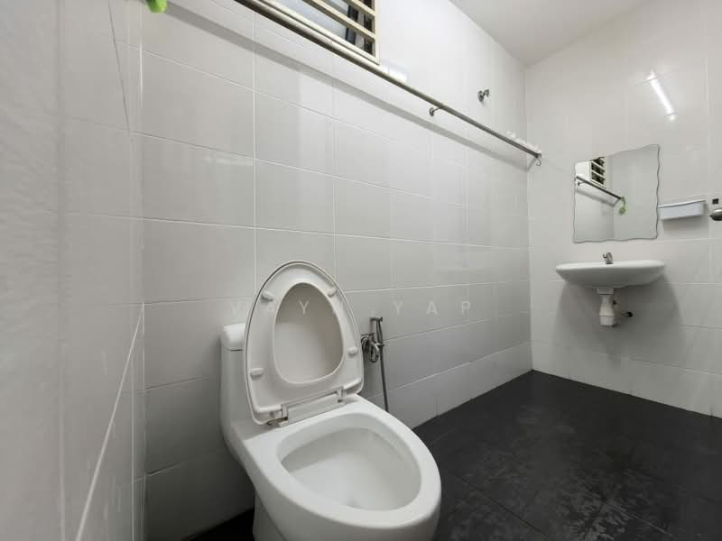 Servis Apartment untuk Disewa di Silk Sky - Vayn Yap - Bathroom - PropertyGuru.com.my