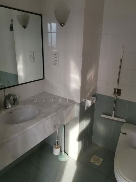 Pangsapuri untuk Disewa di Desa Pelangi - Derrick . - Bathroom - PropertyGuru.com.my