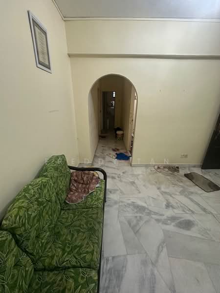 Rumah Flat untuk Dijual di Taman Bukit Jambul - Freddy Tan - Living Room - PropertyGuru.com.my