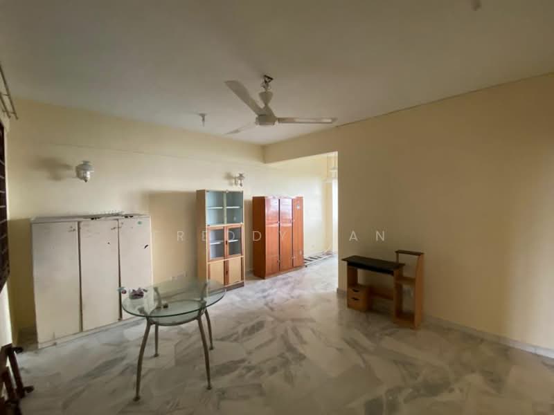 Rumah Flat untuk Dijual di Taman Bukit Jambul - Freddy Tan - Living Room - PropertyGuru.com.my