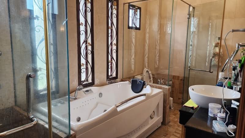 Rumah Berkembar untuk Dijual di Damansara Heights (Kuala Lumpur) - jaret kok - Bathroom - PropertyGuru.com.my