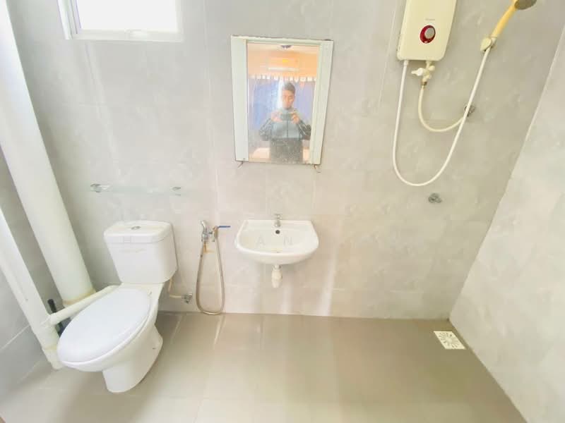 Apartment for Sale at Taman Impian Putra - Hazeman Omar - Bathroom - PropertyGuru.com.my