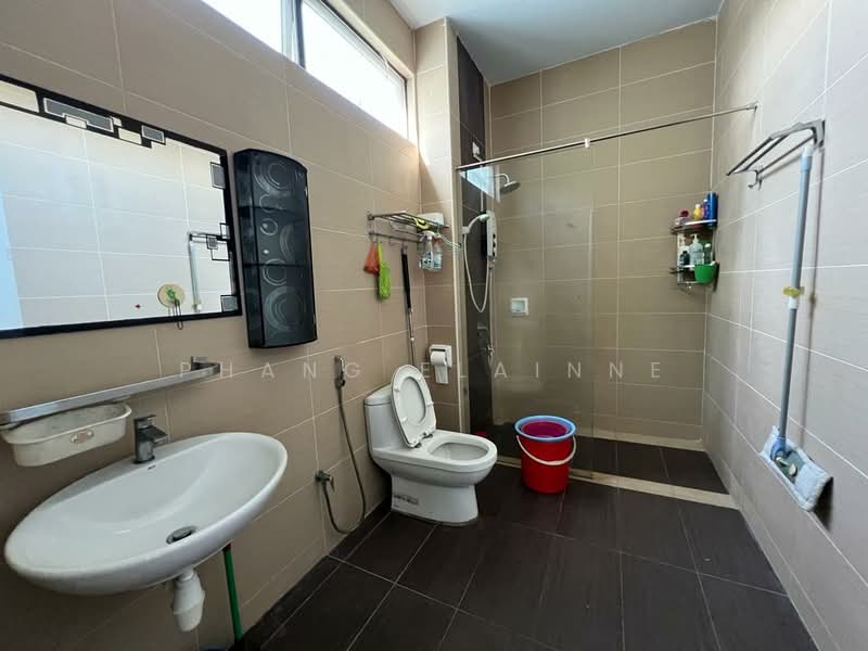 Cluster House for Sale in Austin Heights (Tebrau) - Phang Elainne - Bathroom - PropertyGuru.com.my