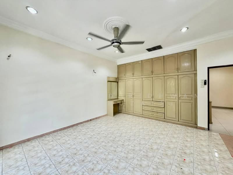 Semi-Detached House for Sale in Seksyen 9 (Shah Alam) - Muhammad Ridhwan Mohd Huzairi - Bedroom - PropertyGuru.com.my