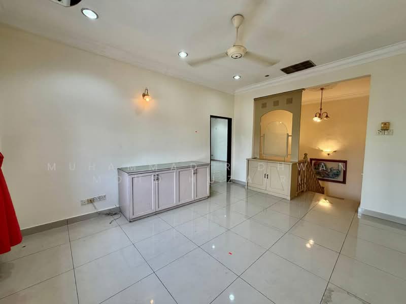Semi-Detached House for Sale in Seksyen 9 (Shah Alam) - Muhammad Ridhwan Mohd Huzairi - Living Room - PropertyGuru.com.my