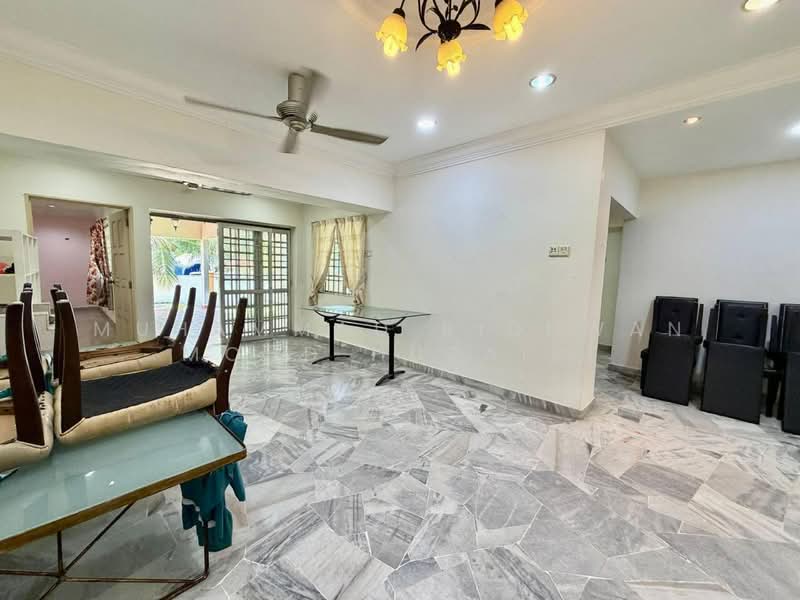 Semi-Detached House for Sale in Seksyen 9 (Shah Alam) - Muhammad Ridhwan Mohd Huzairi - Living Room - PropertyGuru.com.my