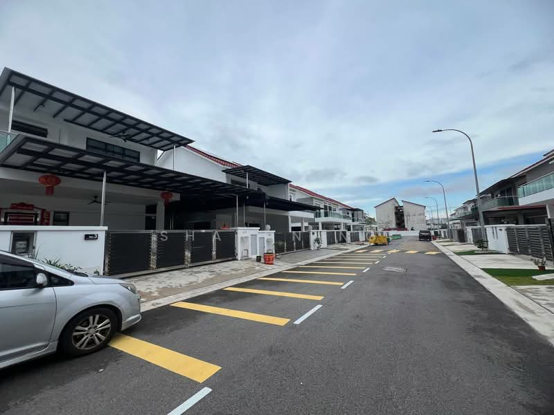 Cluster House for Sale in Taman Mount Austin (Tebrau) - Sharon Ng - Exterior - PropertyGuru.com.my