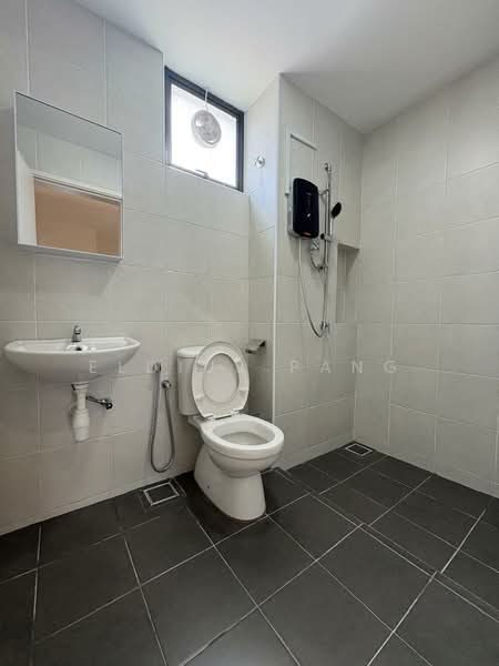 Rumah Teres 2 Tingkat untuk Disewa di Bandar Cassia (Batu Kawan) - Eldius Pang - Bathroom - PropertyGuru.com.my