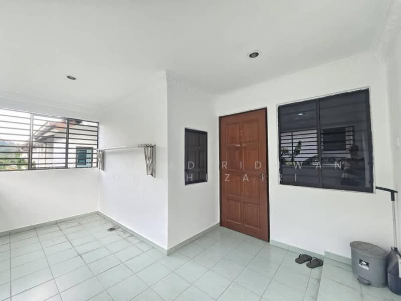 Rumah Teres 2 Tingkat untuk Dijual di Alam Sari (Bangi) - Muhammad Ridhwan Mohd Huzairi - Exterior - PropertyGuru.com.my