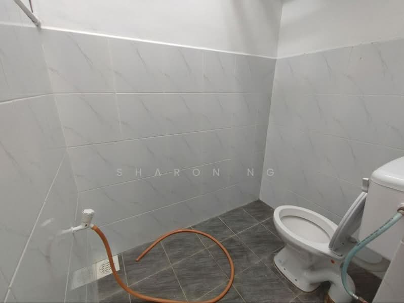 1-storey Terraced House for Sale in Taman Bukit Kempas (Tampoi) - Sharon Ng - Bathroom - PropertyGuru.com.my