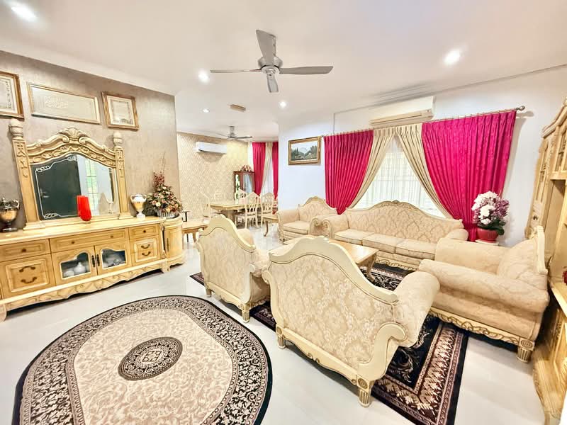 Bungalow for Sale in Sungai Buloh (Selangor) - Sa'a Nordin - Living Room - PropertyGuru.com.my