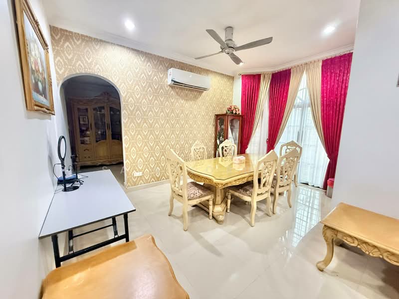 Bungalow for Sale in Sungai Buloh (Selangor) - Sa'a Nordin - Dining Room - PropertyGuru.com.my