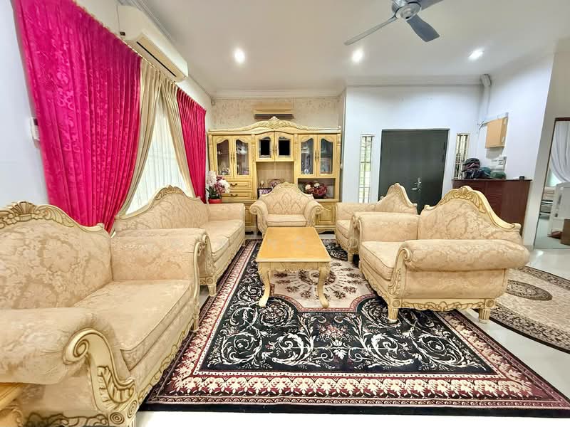 Bungalow for Sale in Sungai Buloh (Selangor) - Sa'a Nordin - Living Room - PropertyGuru.com.my